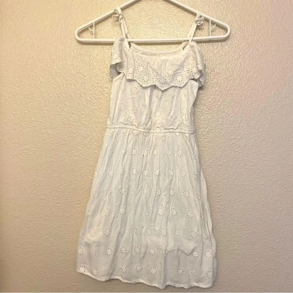 H&M ruffle off shoulder lace eyelet white maxi Sundress girls 5/6 (runs large)